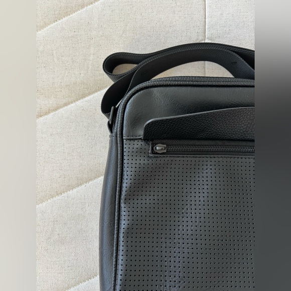 | NWOT | Buffalo | David Bitton | Shoulder / Crossbody Messenger Bag - Picture 6 of 13